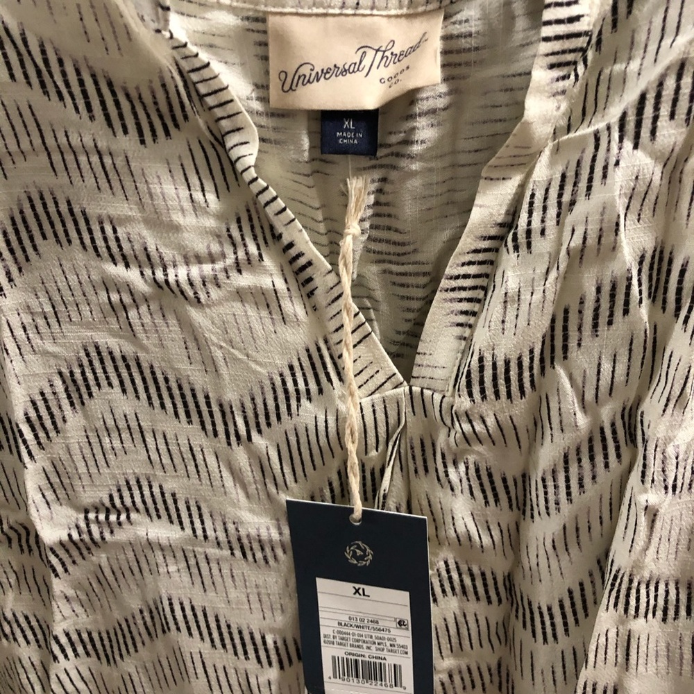 Universal Thread Blouse - Picture 2 of 6
